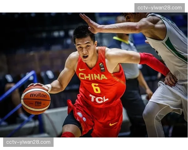 皇家社会主帅阿尔瓜西尔专访:谈论球队定位球战术的日常演练细节。 皇家社会主帅阿尔瓜西尔专访:谈论球队定位球战术的日常演练细节。