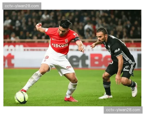 摩纳哥1-0小胜马赛,反超对手升至积分榜次席 摩纳哥1-0小胜马赛,反超对手升至积分榜次席