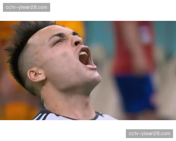 点球!劳塔罗制造点球并亲自主罚命中,国米1-0领先 点球!劳塔罗制造点球并亲自主罚命中,国米1-0领先